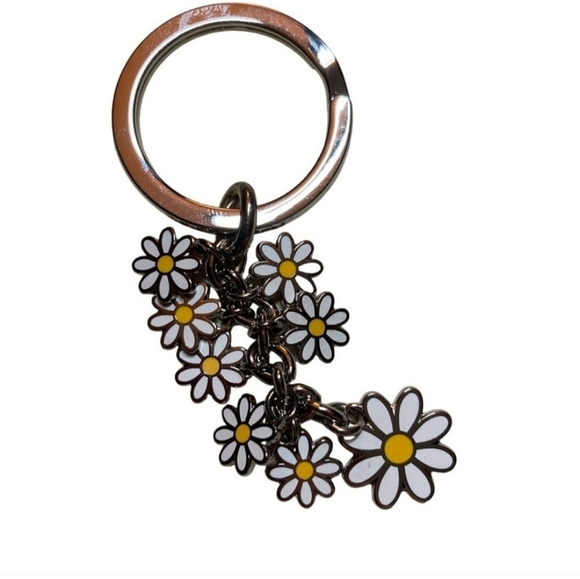 Vintage Coach Enamel Daisy Flower Keychain - Picture 2 of 4